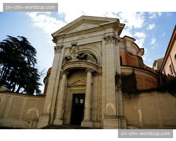 罗马训练基地升级完成,新建专项场地用于模拟边路及肋部进攻场景 罗马训练基地升级完成,新建专项场地用于模拟边路及肋部进攻场景